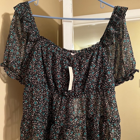 NEW-floral blouse, size Large - Picture 1 of 3